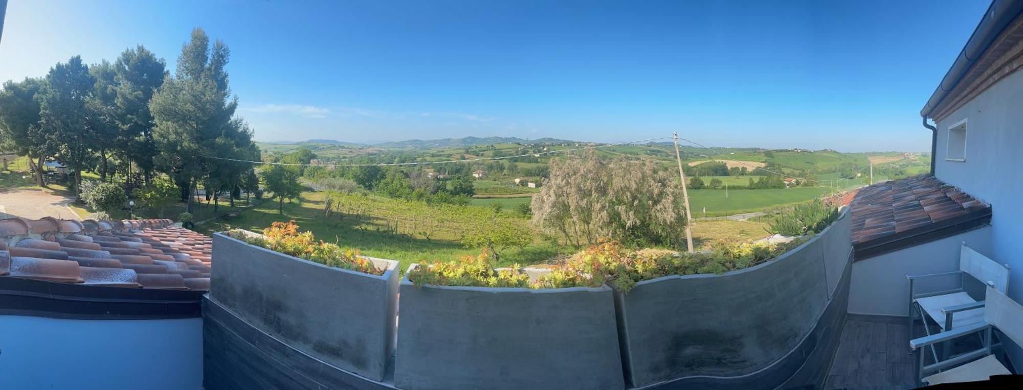Bed and Breakfast La Sosta Di Guido A Tavullia Exterior foto